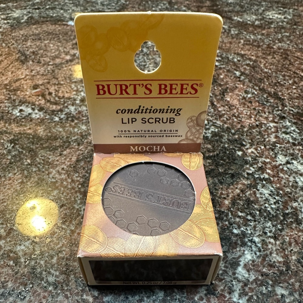 NIB Burt’s Bees conditioning lip scrub